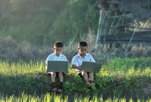 Überall im Web: Internet kann für Kinder zur Sucht werden (Foto: Sasin Tipchai, pixabay.com)