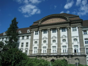 Moderne Software für Innsbrucker Translationswissenschaft (© Roger3b, via Wikimedia Commons)