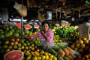 Obst- und Gemüsegeschäft in Kenias Hauptstadt Nairobi (Foto: David Mark, pixabay.com)