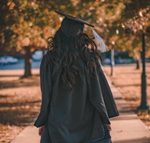 Abschluss in der Tasche: Junge Amerikaner haben große Erwartungen (Foto: pixabay.com, s1601064)