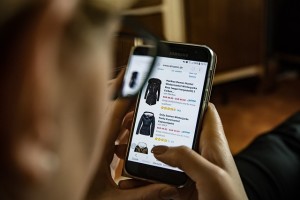 Shopping: Im Online-Handel werden Retouren bald kostenpflichtig (Foto: Hannes Edinger, pixabay.com)