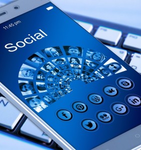 Social Media: Viele Nutzer erwarten sich Aufmerksamkeit (Foto: pixabay.com, geralt)