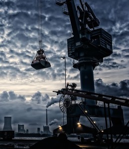 Dunkle Wolken: Wirtschaftswachstum fällt 2023 nur moderat aus (Foto: pixabay.com, Tama66)