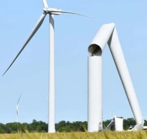 Eingestürzte Windkraftanlage: Winzige Sensoren verhindern Einstürze (Foto: sintef.no)
