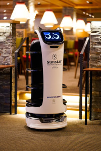 Serviceroboter BellaBot im Hotel Sunstar Davos (Foto: Sebotics)