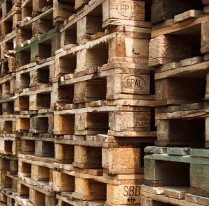 Paletten: Nachfrage im Logistikbereich sinkt spürbar (Foto: pixabay.com, PublicDomainPictures)