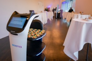 Serviceroboter BellaBot an DV GastroSuisse in Arosa (Foto: Sebotics)