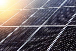 Photovoltaik: vzbv will sie öfter in Mehrfamilienhäusern (Foto: pixabay.com, PublicDomainPictures)
