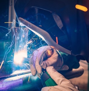Schweißarbeiten: Maschinenbau leidet unter Auftragsflaute (Foto: ISO_S_Fotografie, pixabay.com)