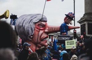 Brexit-Demo: Briten spüren die Nachwehen des EU-Austritts (Foto: unsplash.com, Alexander Andrews)