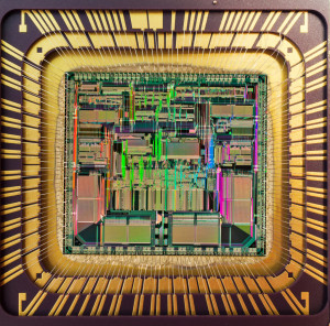 Motorola CPU in Großaufnahme (Foto: Gregg M. Erickson, 2010)