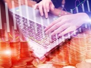 Im Internet: Unternehmen passen ihre Preise an (Bild: nattanan23, pixabay.com)