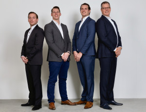 Die vier Makker-Brüder von Onlinehoergeraet.de - der deutschen Tochter von Makker-Hearing-Group.