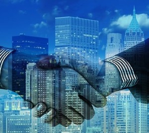 Handshake: Fusionen würgen nicht zwangsläufig Innovationen ab (Bild: Gerd Altmann, pixabay.com)