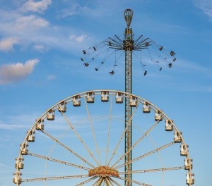 Einladung zum Rummel: Wer keine Lust dazu hat, sagt besser ab (Foto: Elmer L. Geissler, pixabay.com)