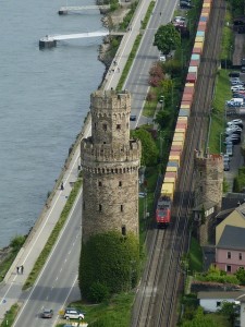Güterzug: Umweltverträgliche Logistik gehört zur grünen Transformation (Foto: falco, pixabay.com)