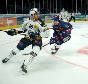 Eishockey: Werbung für Glücksspiele in TV-Sendungen verpackt (Foto: Markus Kammermann, pixabay.com) Eishockey: Werbung für Glücksspiele in TV-Sendungen verpackt (Foto: Markus Kammermann, pixabay.com)