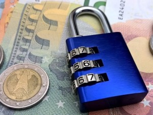 Schloss: Deutsche Anleger wollen maximale Sicherheit (Foto: pixabay.com, ChristophMeinersmann)