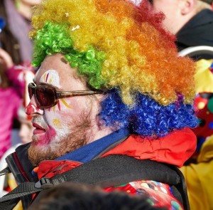Faschingsteilnehmer: Karneval spült viel Geld in die Kassen (Foto: pixabay.com, SatyaPrem)