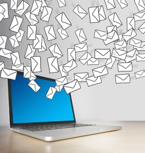 E-Mail-Flut: Oftmals geht der Überblick leicht verloren (Bild: Gerd Altmann, pixabay.com)