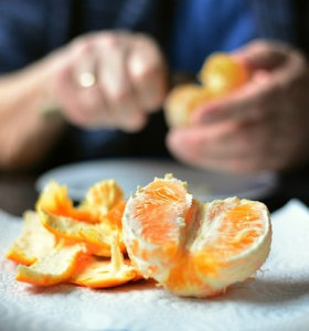 Orange schälen: TikTok-Liebestest ist Unsinn (Foto: congerdesign, pixabay.com)