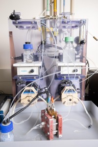 Teststand zur Abtrennung von CO2 aus der Luft (Foto: Candler Hobbs, gatech.edu)
