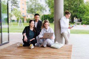 Studierende bei der Arbeit (Foto: Peter Rauchecker Photography)