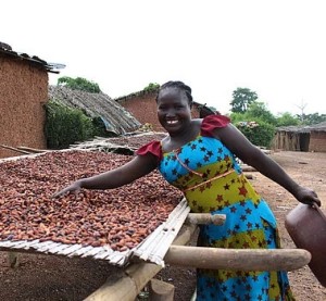Kakao-Bäuerin: Fairtrade-Produkte unterstützen lokale Wirtschaft (Foto: fairtrade.at)