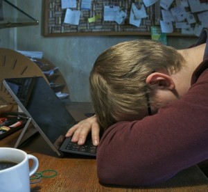 Ausgelaugt: Anwesenheitspflicht im Büro belastet viele Angestellte (Foto: pixabay.com)