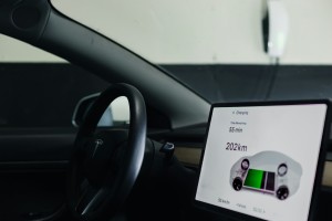 Entsorgung von Elektroautos (Foto: Priscilla Du Preez/Unsplash)