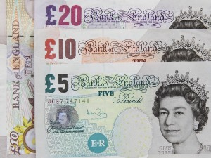 Banknoten: Briten stöhnen unter gefühlt hoher Inflation (Bild: Bank of England)