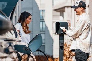 Nach wie vor gibt es gewisse Herausforderungen bei der E-Mobilität (Foto: JUICE/Unsplash)