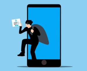 Hacker: Mobile Geräte sind vermehrt im Fokus (Bild: Mohamed_hassan, pixabay.com)