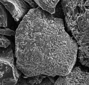 Mikroskopische Aufnahme: Diese Aktivkohle saugt CO2 an (Foto: Dravid Lab, northwestern.edu) Mikroskopische Aufnahme: Diese Aktivkohle saugt CO2 an (Foto: Dravid Lab, northwestern.edu)