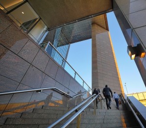 Bank-Tower: Privatkundengeschäft vor einer Wende (Foto: pixabay.com, fietzfotos)
