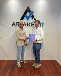 GF DI Martin Böck bei der Übergabe des Sophos Platinum Status (Foto: Artaker IT)