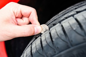 Wissen Sie Bescheid über die Mindestprofiltiefe? (Foto: Swansway Motor Group/Unsplash)