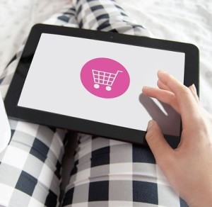 Virtueller Einkaufswagen: füllt sich schnell mit Lebensmitteln (Foto: pixabay.com, justynafaliszek)