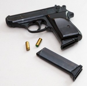 Pistole: Schusswaffengebrauch löst psychische Schäden aus (Foto: Th G, pixabay.com)