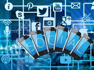 Social Media: News-Influencer bleiben auf X sehr aktiv (Bild: pixabay.com, geralt)