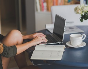 Arbeiten von daheim: Das trübt womöglich berufliche Erfolgsaussichten (Foto: pixabay.com, Deeezy)
