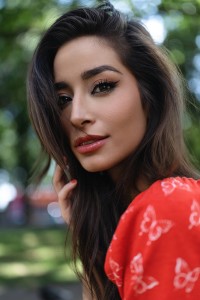 Influencerin: unrealistische Ideale als Vermarktungsstrategie (Foto: pixabay.com, Jay Soundo)
