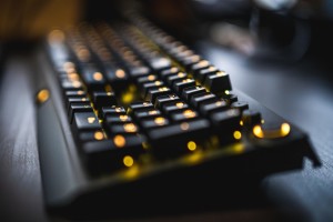 Tastatur: Sexuelle Belästigung im Online-Gaming trauriger Alltag (Foto: pixabay.com, Tham Yuan Yuan)