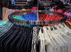 Billigmode: Fast-Fashion-Firmen durch US-Politik stärker unter Druck (Foto: pixabay.com, jarmoluk)