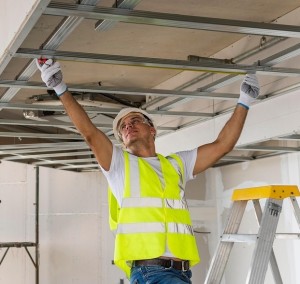 Arbeiter: Am Bau läuft es nicht gut, bei Dienstleistern schon (Foto: pixabay.com, FizaPaintWork)