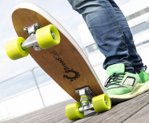 Skateboard mit Schaumstoff aus Zellulose der TU Graz (Foto: Wolf, tu-graz.at)