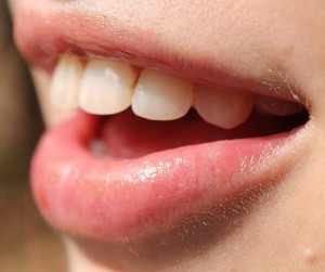 Mund: Spülungen können der Gesundheit sogar schaden (Foto: Daniel Albany, pixabay.com)