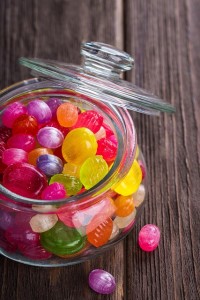 Süßigkeiten: Hier sind oft synthetische Farbstoffe enthalten (Foto: Daria Jakowlewa, pixabay.com)