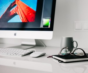 Home-Office: Hybride Arbeitszeitmodelle liegen im Trend (Foto: pixabay.com, fancycrave1)