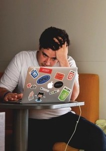 Zweifel: Wettbewerbsdruck führt zu Minderwertigkeitsgefühlen (Foto: Tim Gouw, pixabay.com)